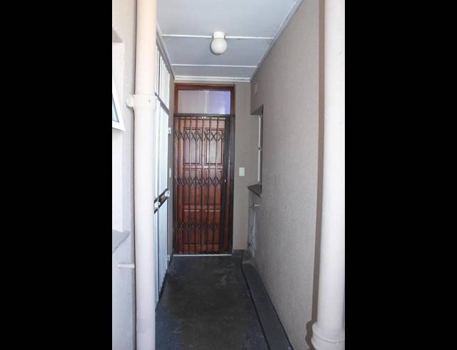 1 BEDROOM APARTMENT FOR SALE IN PAROW CENTRAL